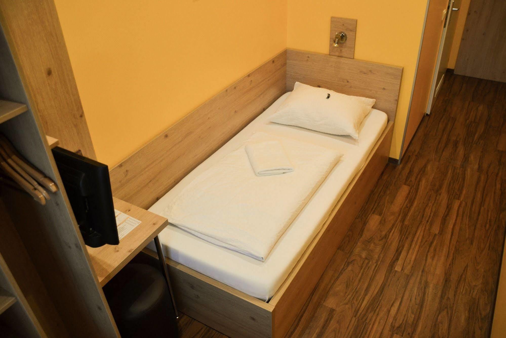 Auberge de jeunesse Do Step - & *