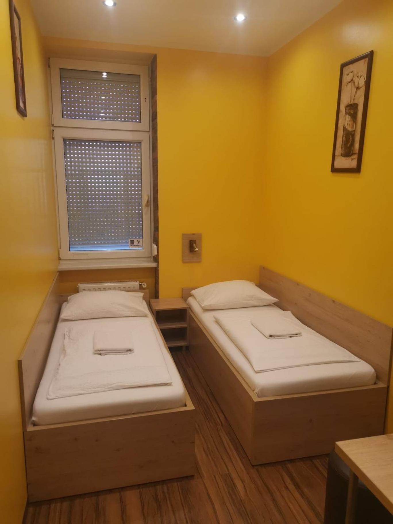 Do Step - & Hostal